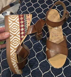 BLOWFISH SANDALS WEDGES HEELS SZ 8 NEW MALIBO BOHO CHIC SHOE BIN 3